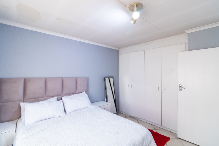 2 Bedroom Property for Sale in Vorna Valley Gauteng