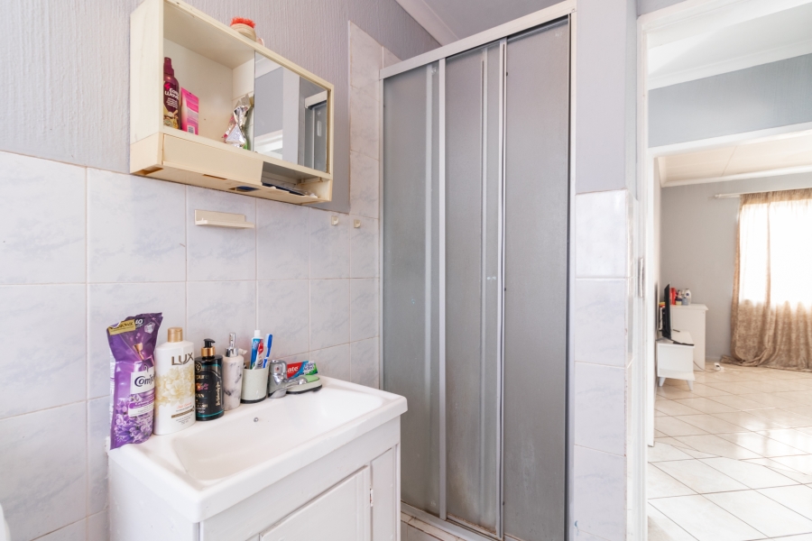 2 Bedroom Property for Sale in Vorna Valley Gauteng