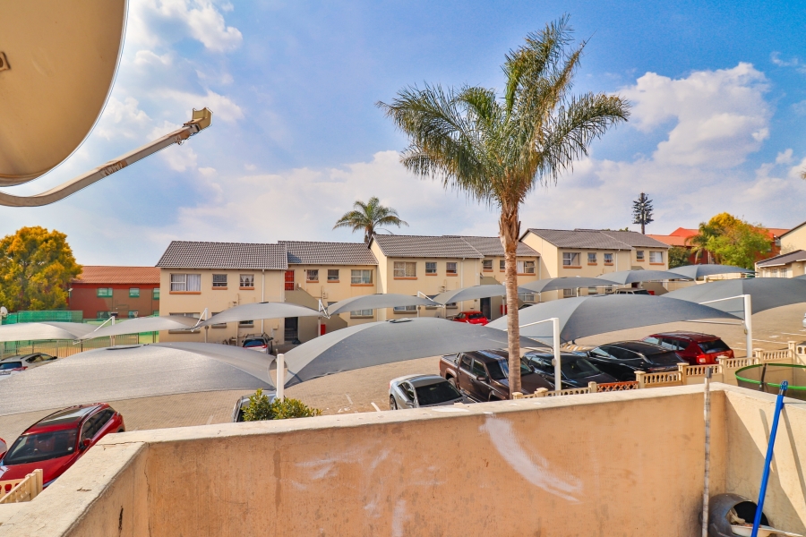 2 Bedroom Property for Sale in Vorna Valley Gauteng