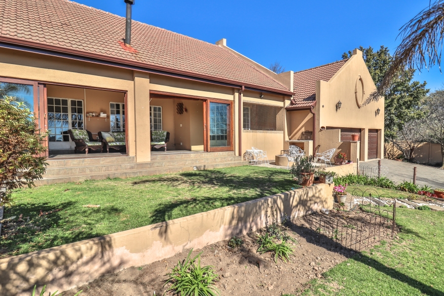 5 Bedroom Property for Sale in Randjesfontein A H Gauteng