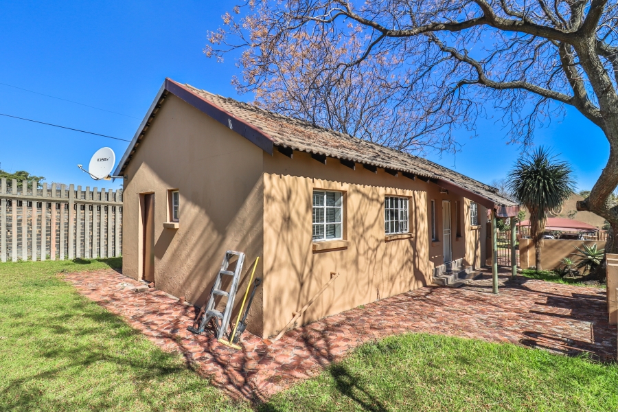 5 Bedroom Property for Sale in Randjesfontein A H Gauteng