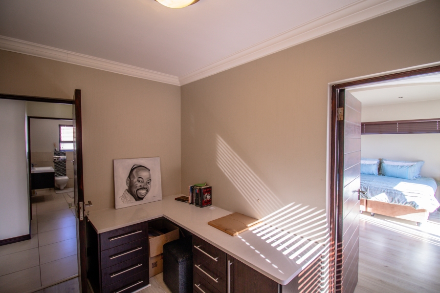 4 Bedroom Property for Sale in Midstream Estate Gauteng
