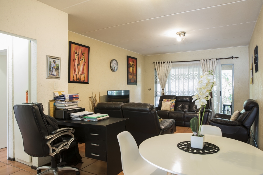 2 Bedroom Property for Sale in Vorna Valley Gauteng