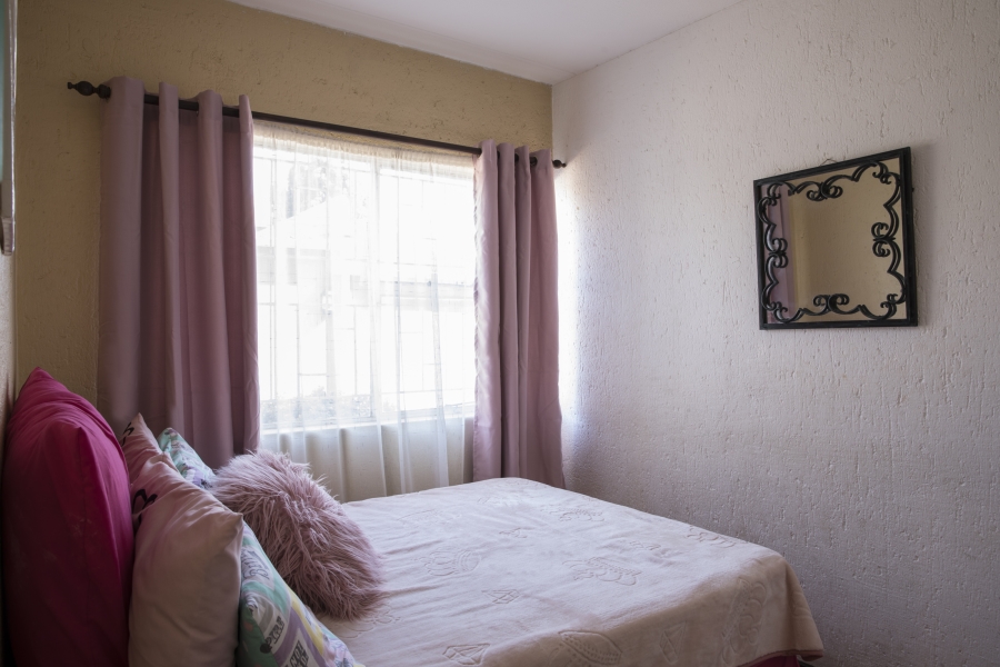 2 Bedroom Property for Sale in Vorna Valley Gauteng