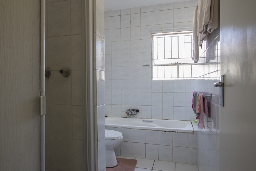 2 Bedroom Property for Sale in Vorna Valley Gauteng