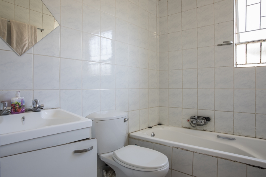 2 Bedroom Property for Sale in Vorna Valley Gauteng