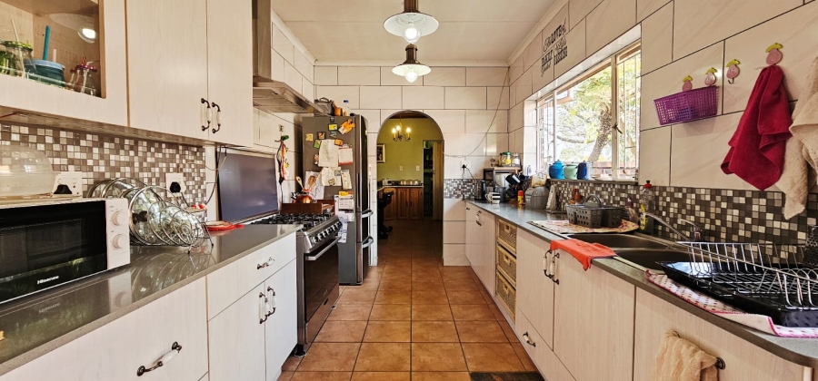 5 Bedroom Property for Sale in Wierda Park Gauteng