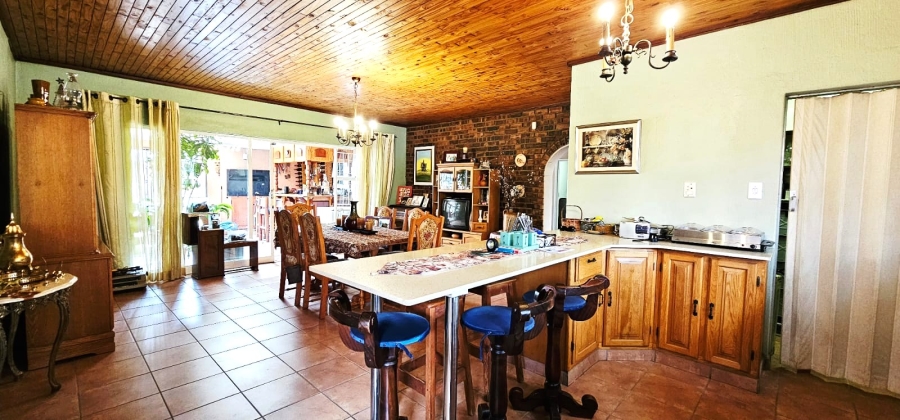 5 Bedroom Property for Sale in Wierda Park Gauteng