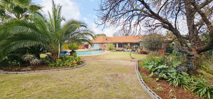 5 Bedroom Property for Sale in Wierda Park Gauteng
