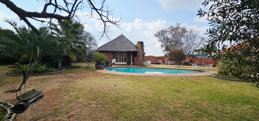 5 Bedroom Property for Sale in Wierda Park Gauteng