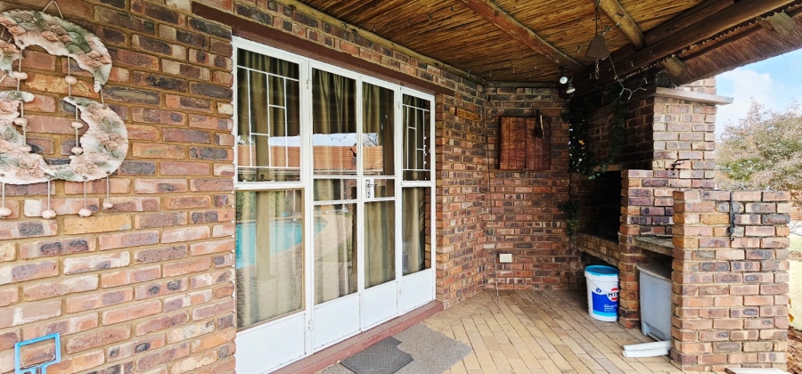5 Bedroom Property for Sale in Wierda Park Gauteng