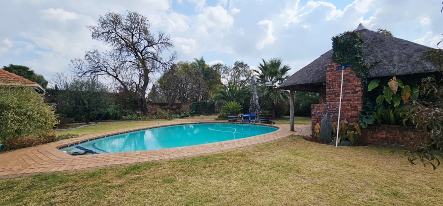 5 Bedroom Property for Sale in Wierda Park Gauteng