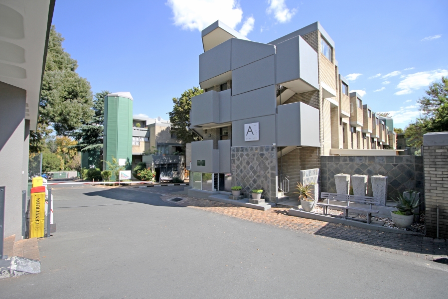 1 Bedroom Property for Sale in The Gardens Gauteng