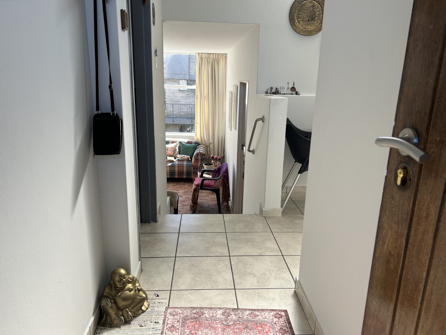 1 Bedroom Property for Sale in The Gardens Gauteng