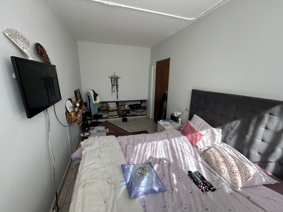 1 Bedroom Property for Sale in The Gardens Gauteng