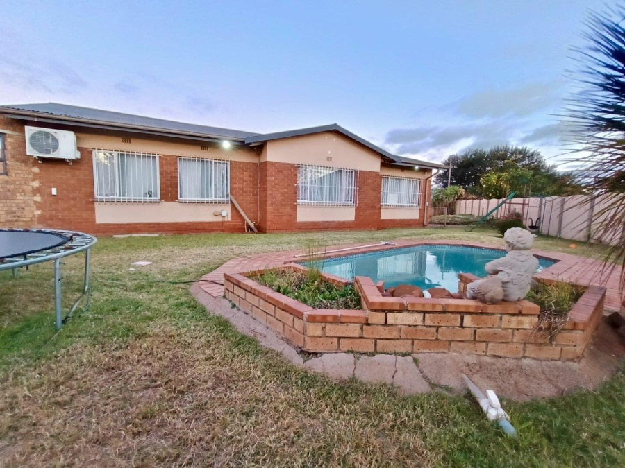 3 Bedroom Property for Sale in Dal Fouche Gauteng