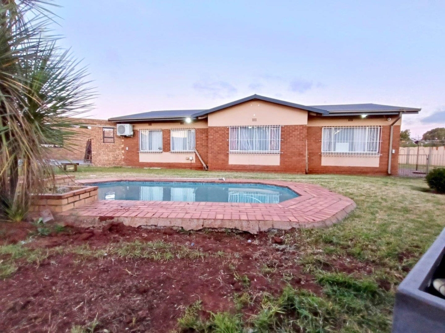 3 Bedroom Property for Sale in Dal Fouche Gauteng