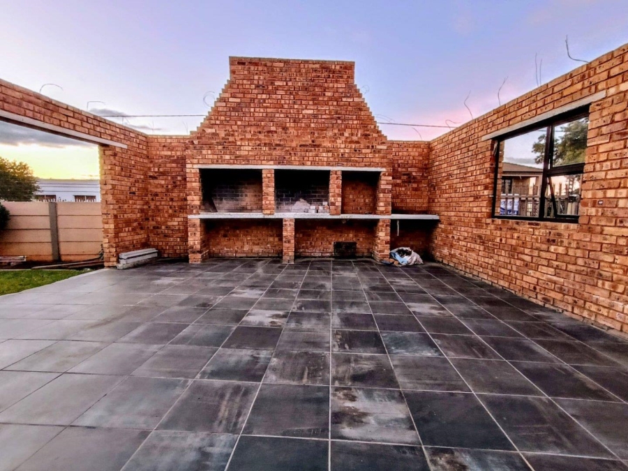 3 Bedroom Property for Sale in Dal Fouche Gauteng