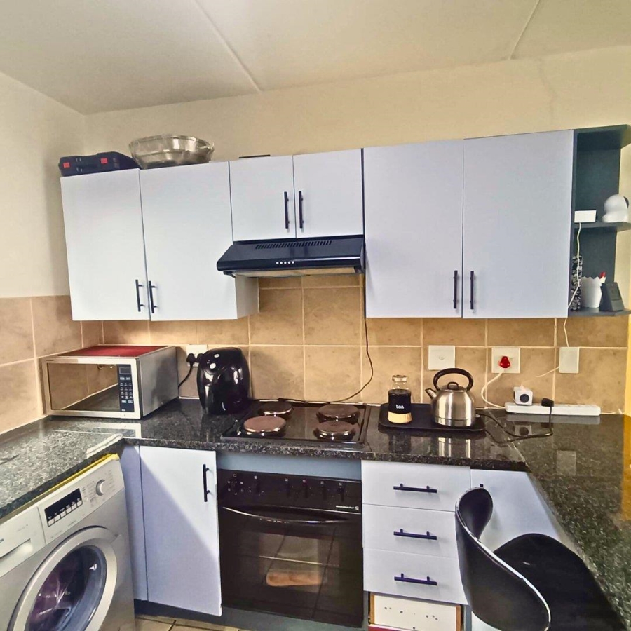 2 Bedroom Property for Sale in Bardene Gauteng