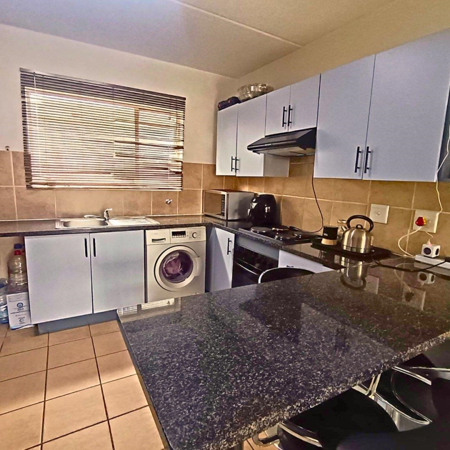 2 Bedroom Property for Sale in Bardene Gauteng