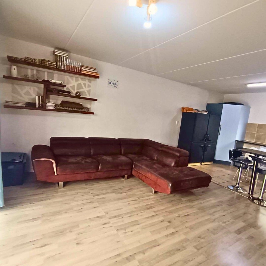 2 Bedroom Property for Sale in Bardene Gauteng