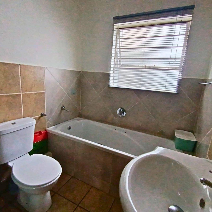 2 Bedroom Property for Sale in Bardene Gauteng