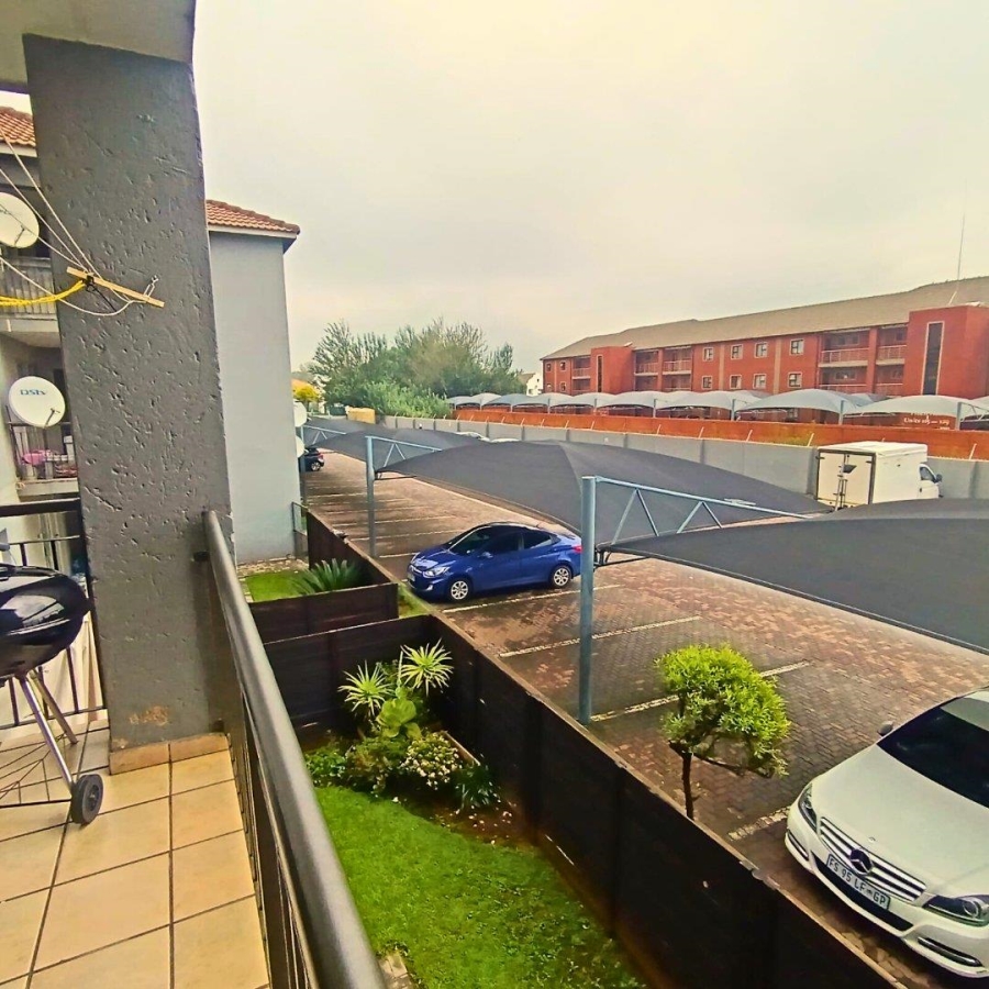 2 Bedroom Property for Sale in Bardene Gauteng