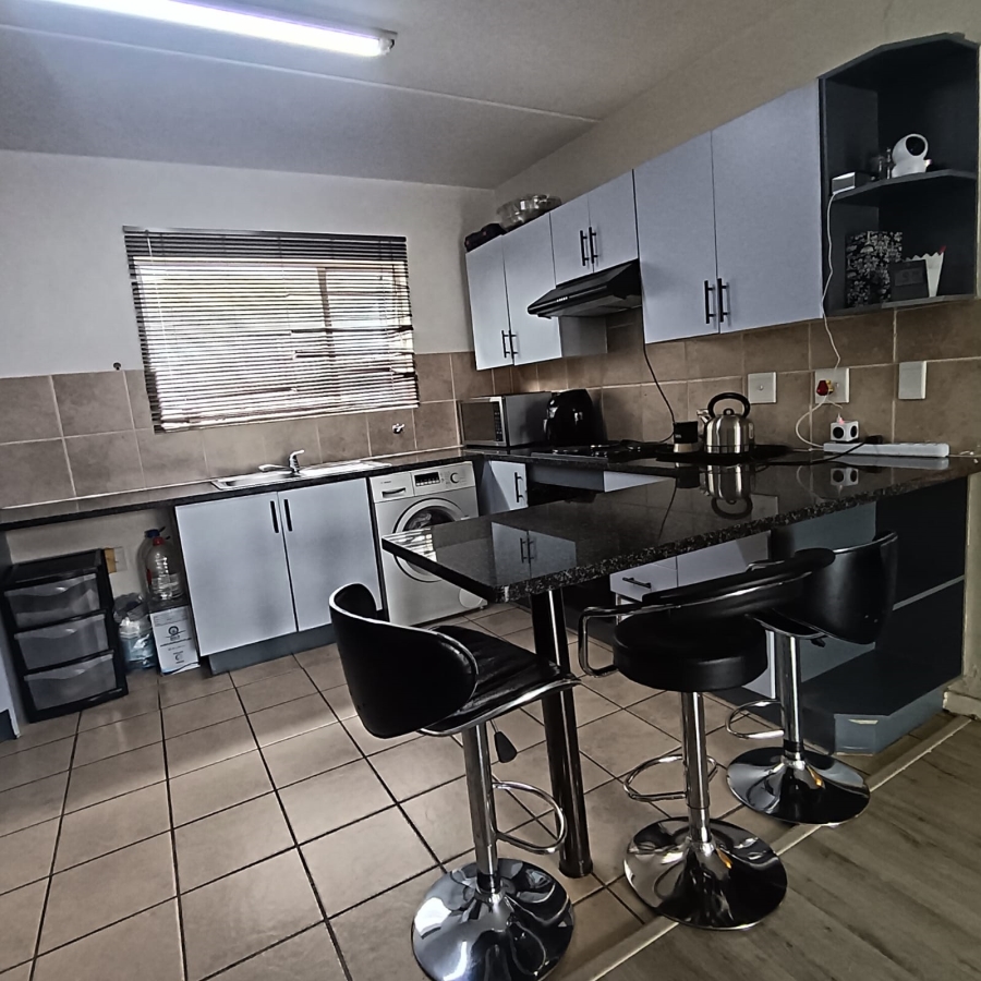 2 Bedroom Property for Sale in Bardene Gauteng