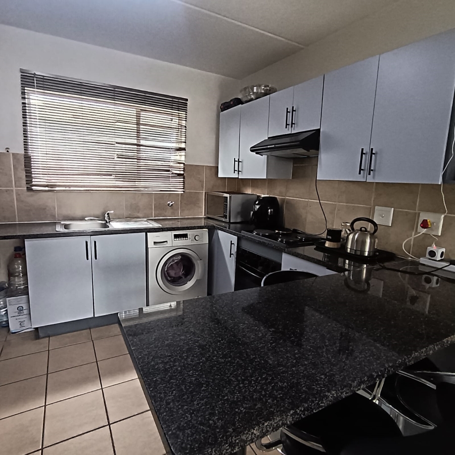 2 Bedroom Property for Sale in Bardene Gauteng