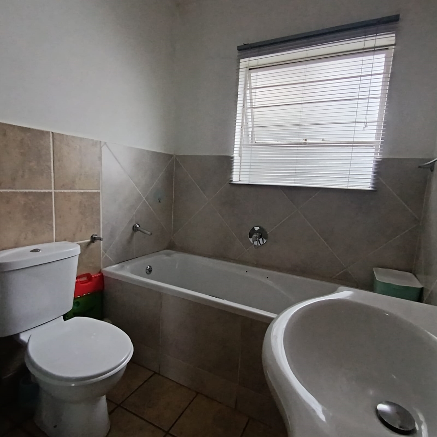 2 Bedroom Property for Sale in Bardene Gauteng