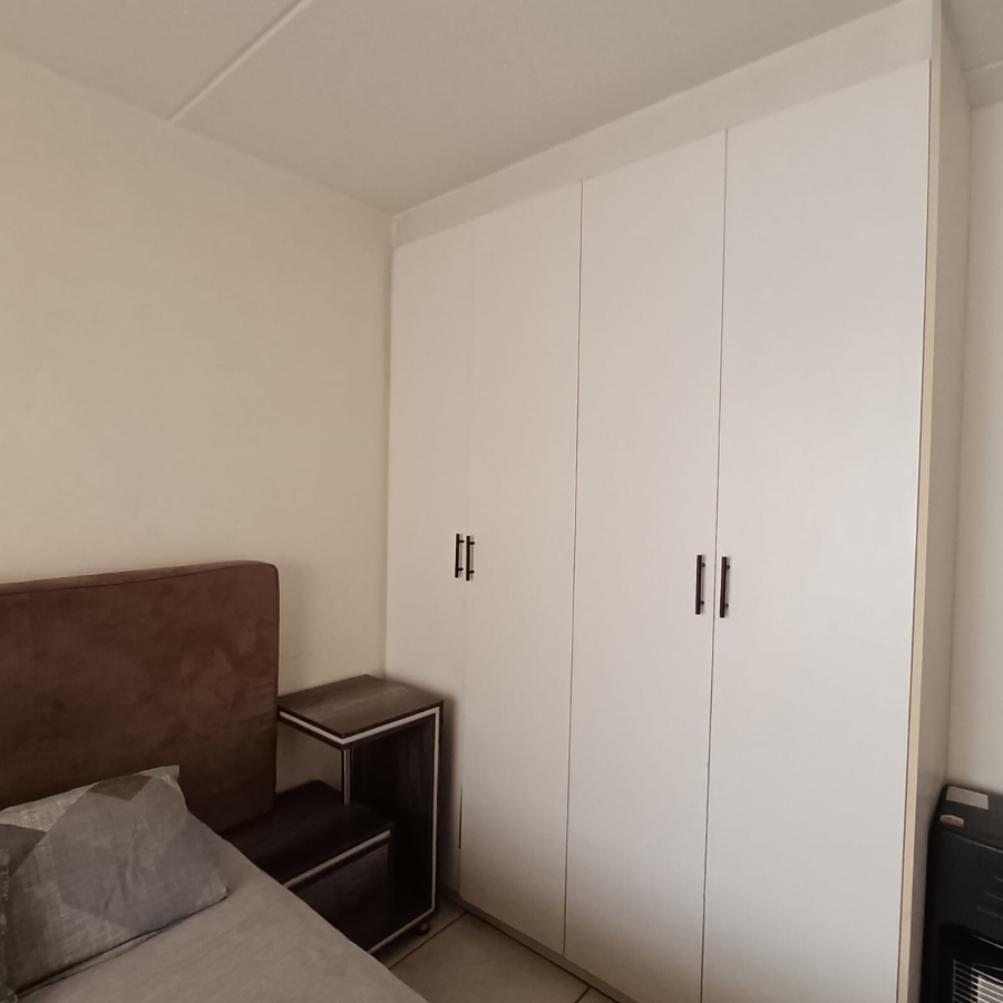 2 Bedroom Property for Sale in Bardene Gauteng
