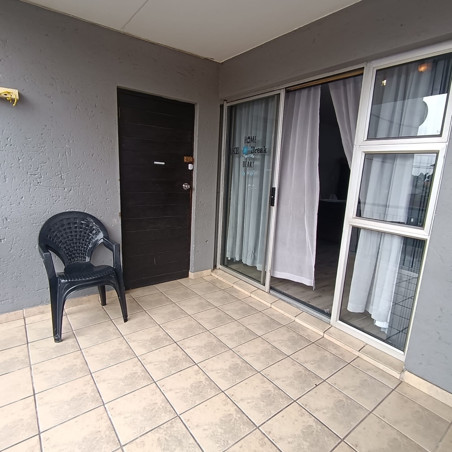 2 Bedroom Property for Sale in Bardene Gauteng