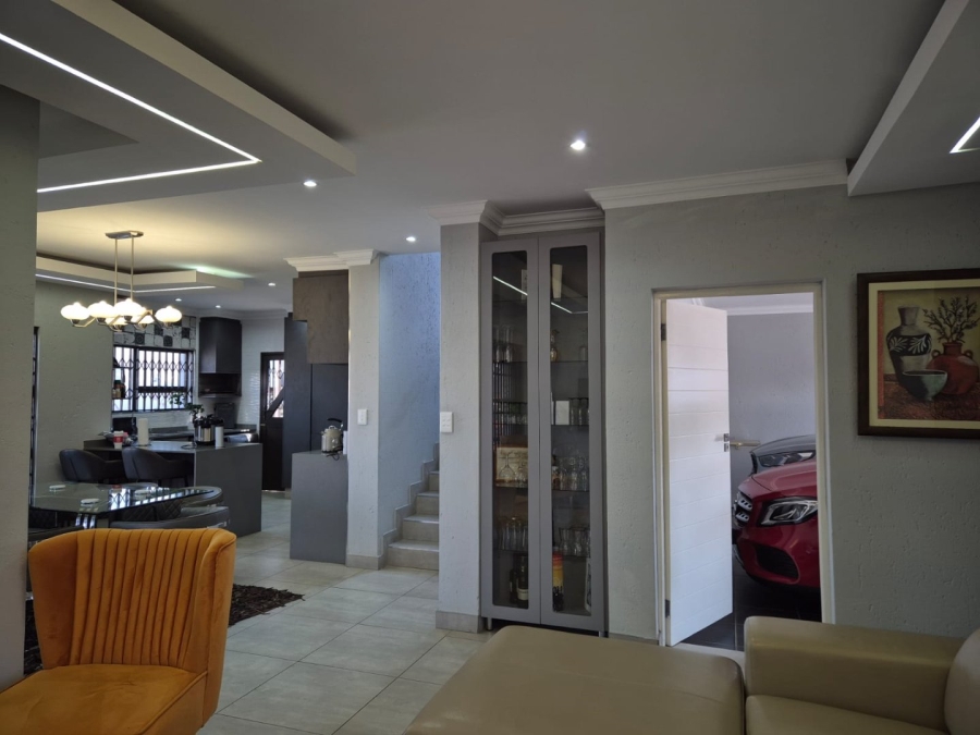 3 Bedroom Property for Sale in Helderwyk Gauteng