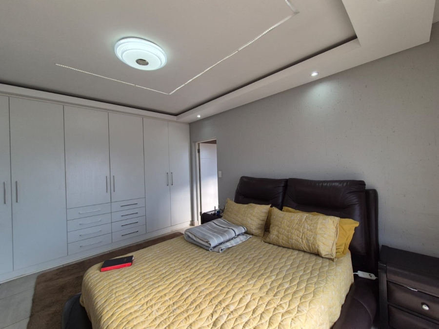 3 Bedroom Property for Sale in Helderwyk Gauteng