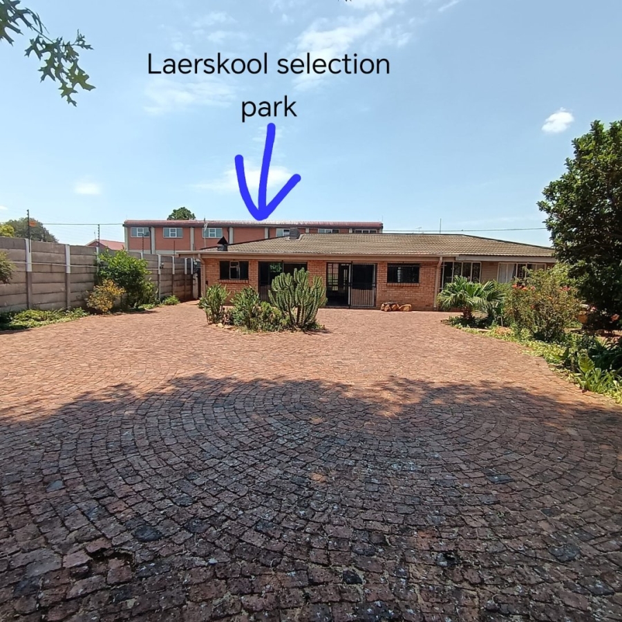 4 Bedroom Property for Sale in Selection Park Gauteng