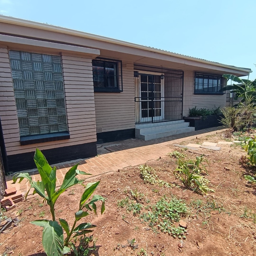 4 Bedroom Property for Sale in Selection Park Gauteng