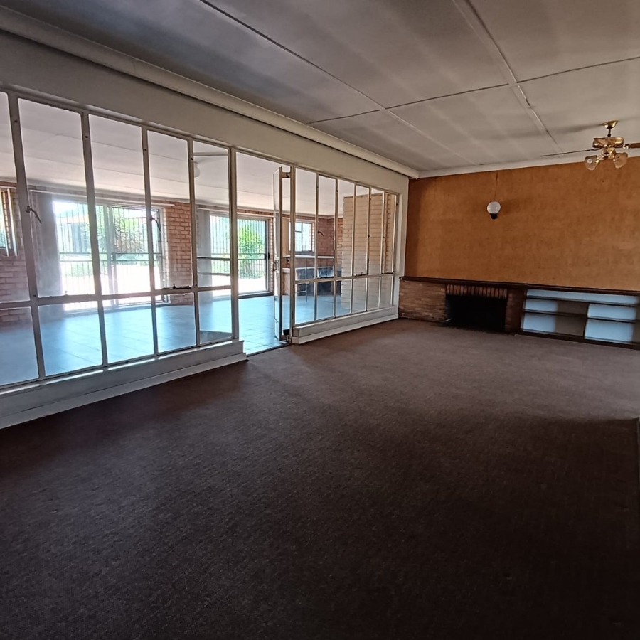 4 Bedroom Property for Sale in Selection Park Gauteng