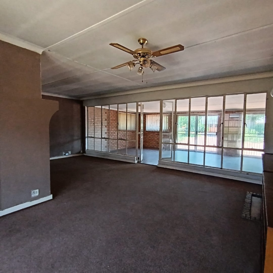 4 Bedroom Property for Sale in Selection Park Gauteng