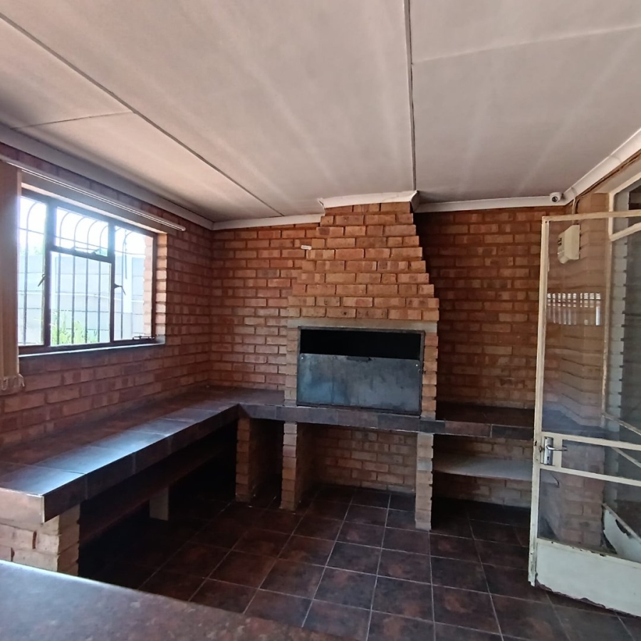 4 Bedroom Property for Sale in Selection Park Gauteng