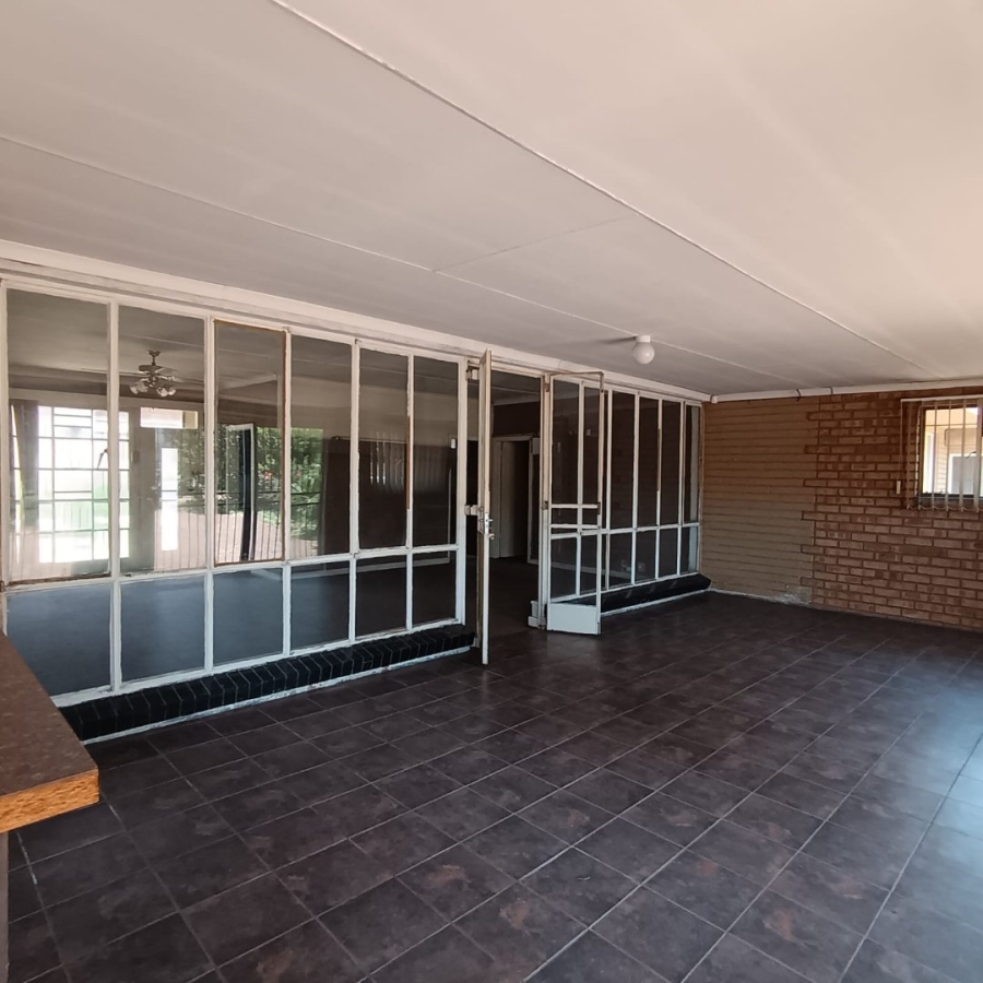4 Bedroom Property for Sale in Selection Park Gauteng