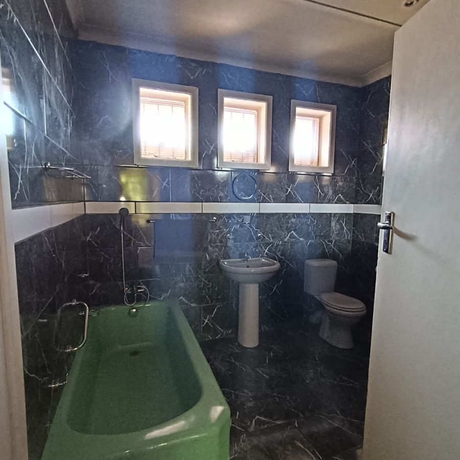 4 Bedroom Property for Sale in Selection Park Gauteng