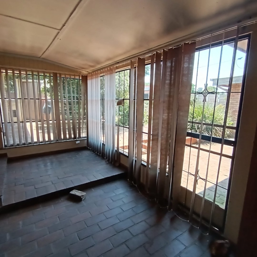 4 Bedroom Property for Sale in Selection Park Gauteng
