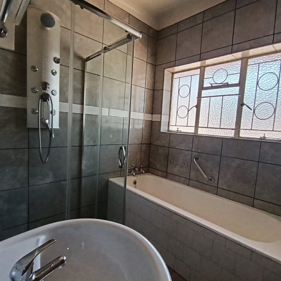 4 Bedroom Property for Sale in Selection Park Gauteng