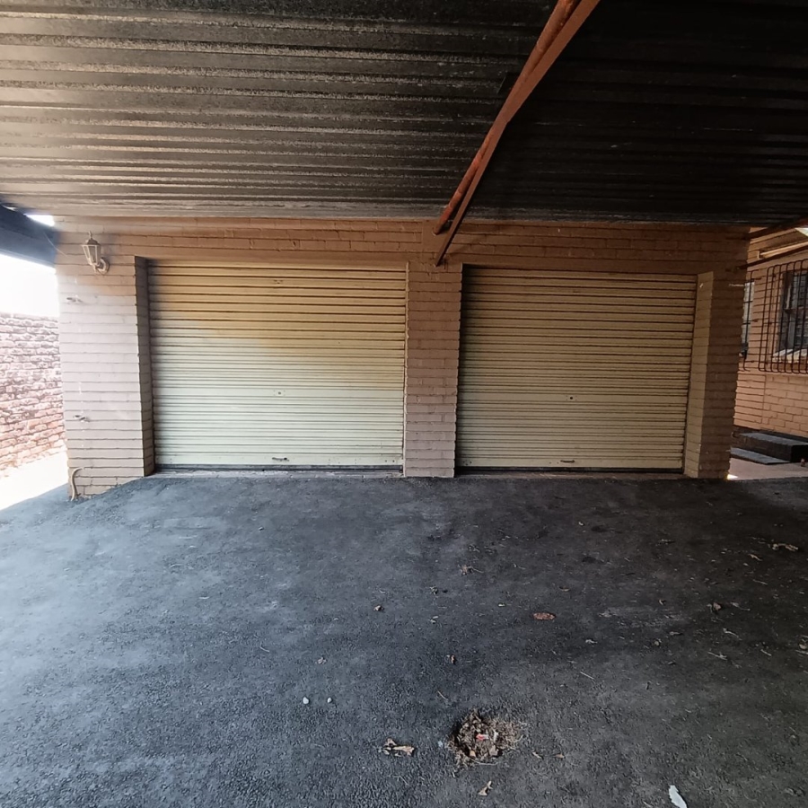 4 Bedroom Property for Sale in Selection Park Gauteng