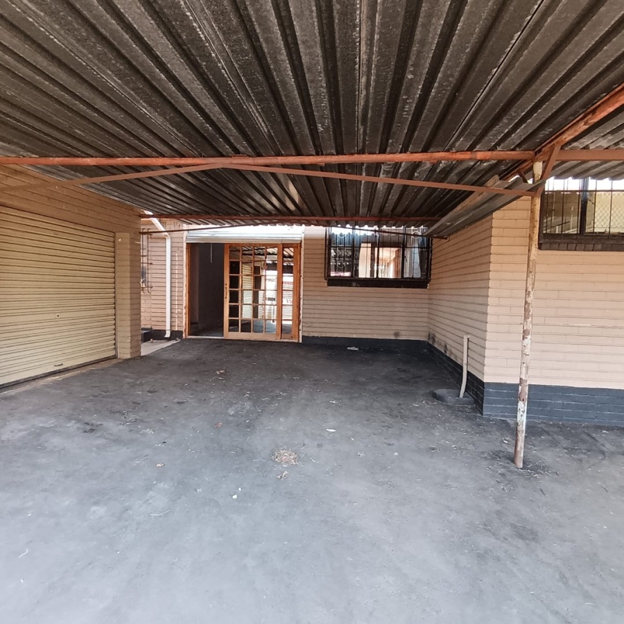 4 Bedroom Property for Sale in Selection Park Gauteng