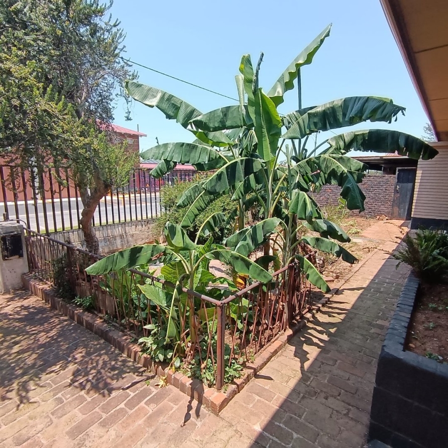 4 Bedroom Property for Sale in Selection Park Gauteng