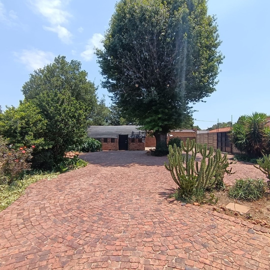 4 Bedroom Property for Sale in Selection Park Gauteng