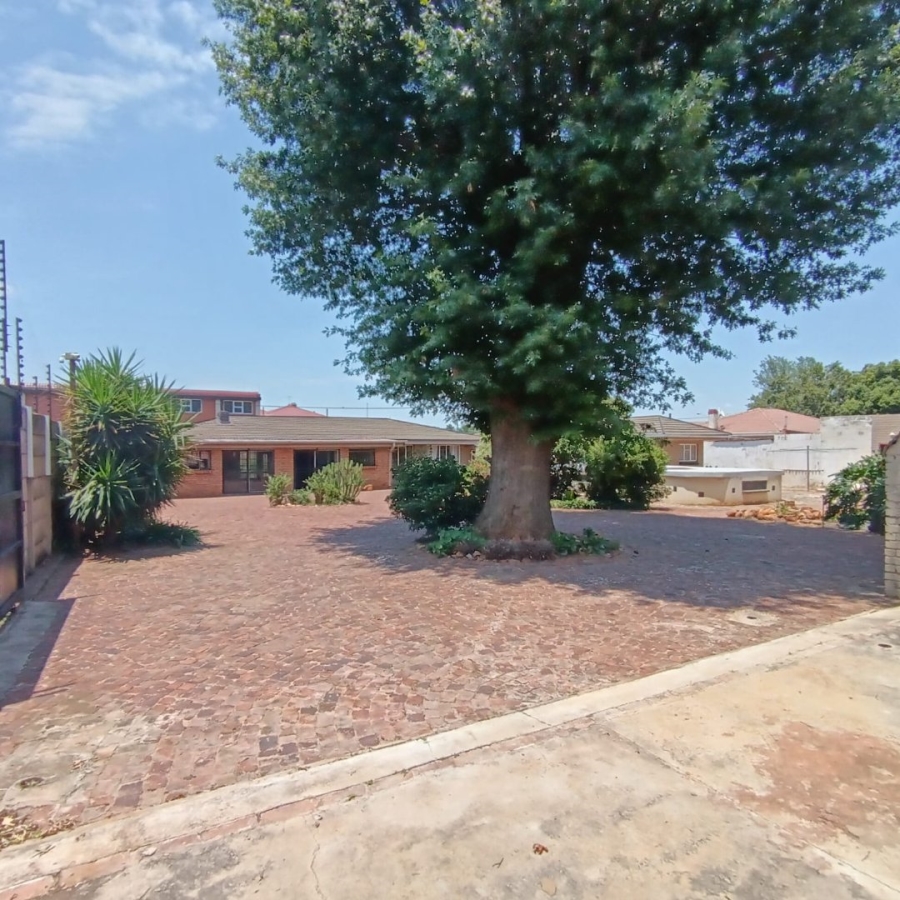 4 Bedroom Property for Sale in Selection Park Gauteng