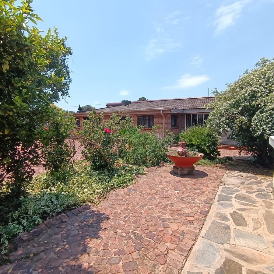 4 Bedroom Property for Sale in Selection Park Gauteng