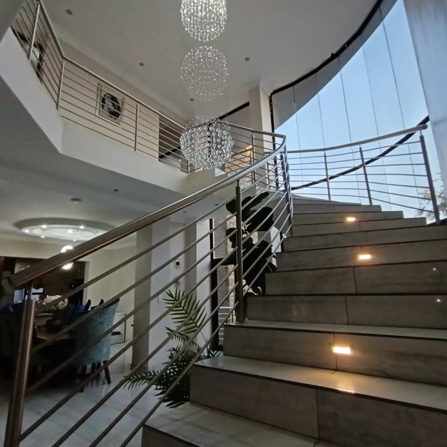 6 Bedroom Property for Sale in Helderwyk Gauteng